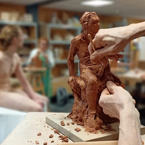 Stage sculpture avec modèle vivant
